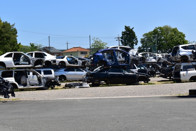 置き場にある廃車はもらうことができる？置き場にある廃車のその後やもらう方法について解説｜Seibii