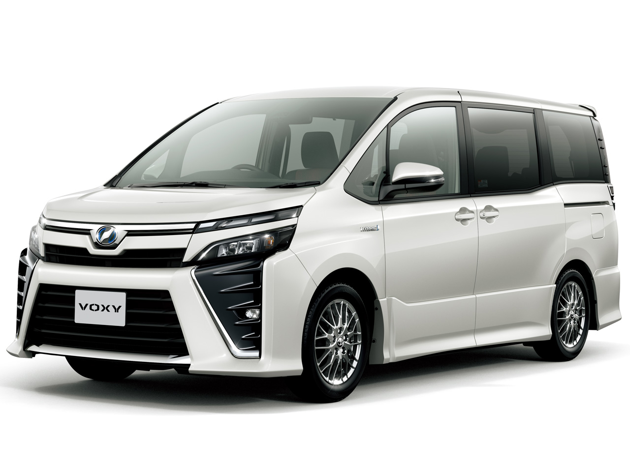 トヨタヴォクシーが車検切れしたらどうする？車検を通す方や費用を