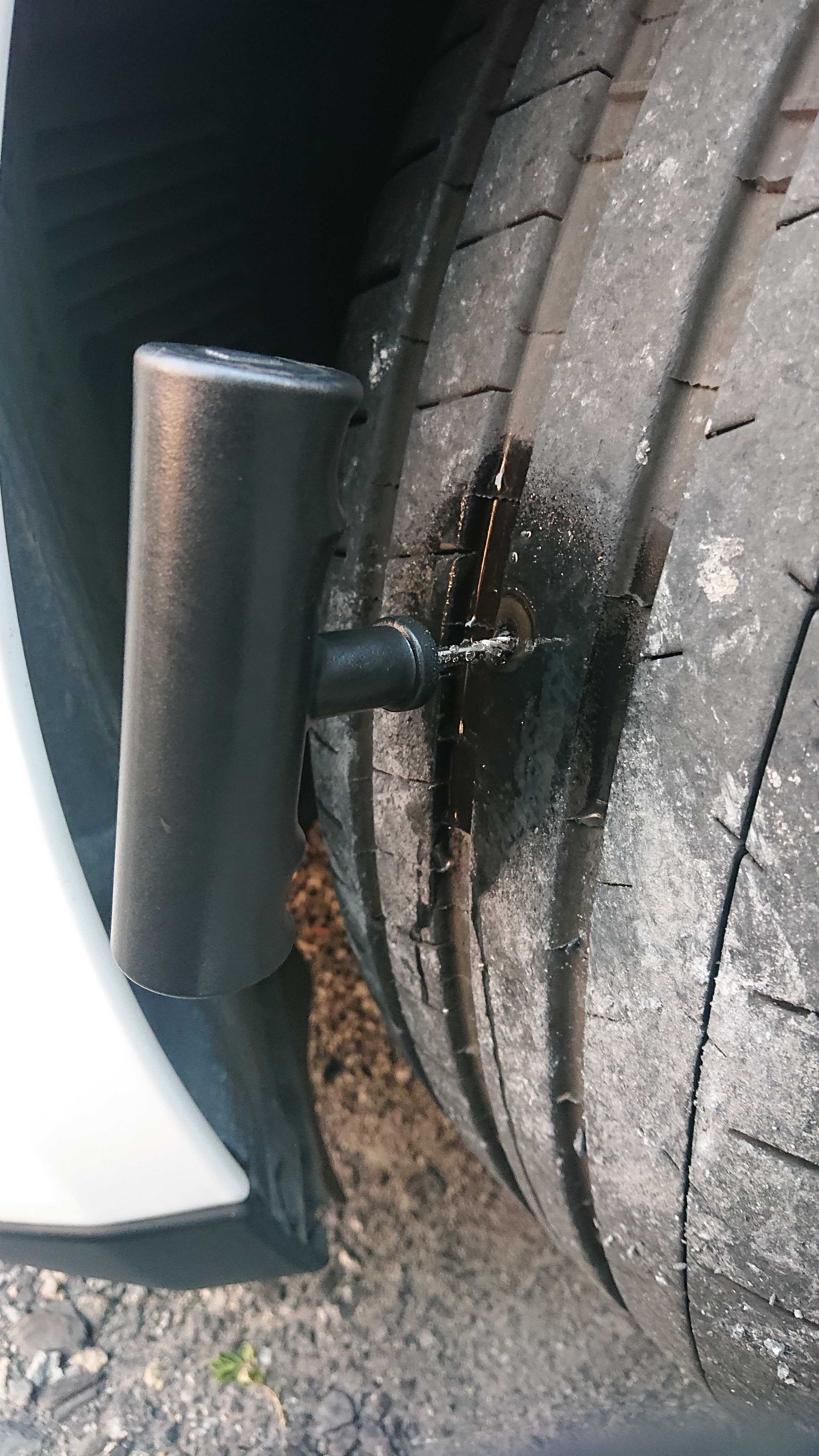 Seibiiマガジン Tesla タイヤのパンク修理