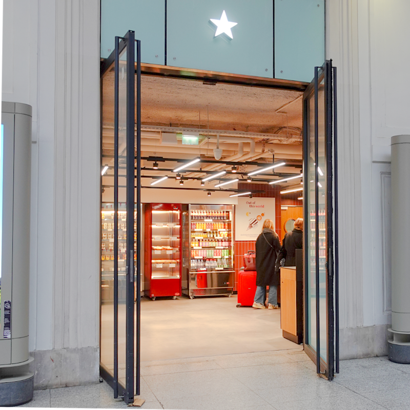 Pret s'installe à la Gare Saint Lazare