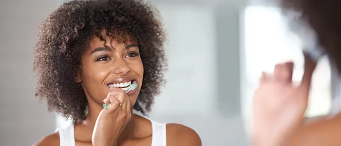 Borsta dina tänder ordentligt efter en tandutdragning article banner