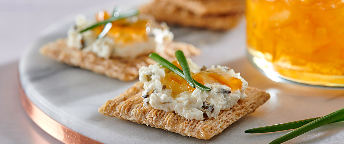 Sweet Chive & Rosemary TRISCUIT Toppers