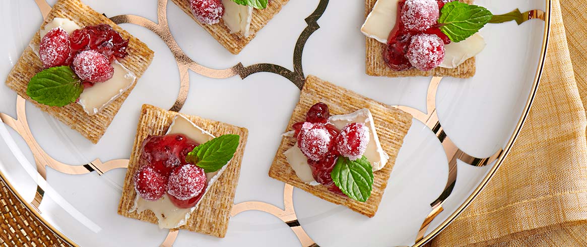 Camembert-Cranberry Holiday TRISCUIT Toppers