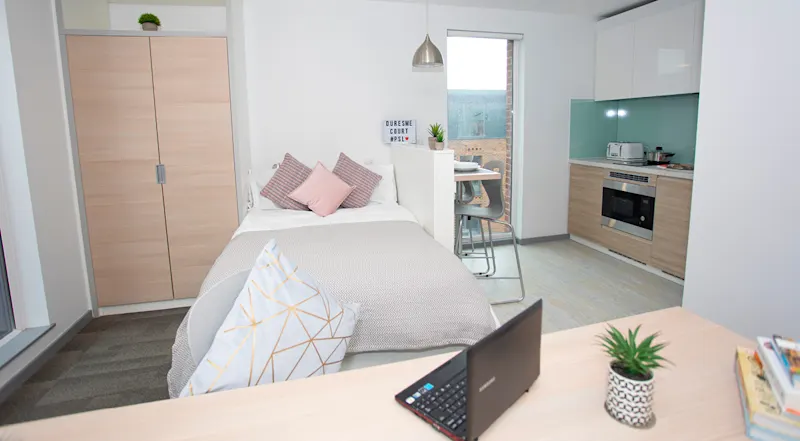 Premium Twin Studio