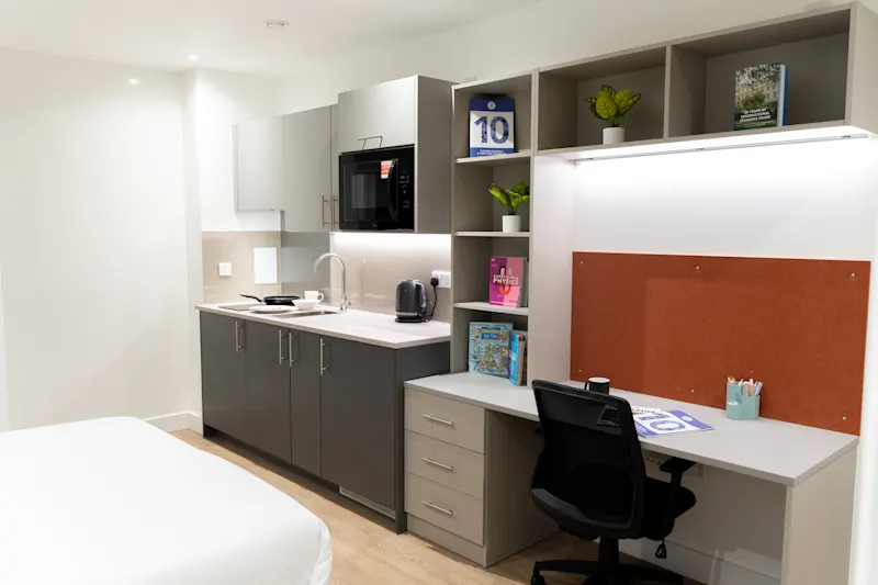 Deskspace at 238 Kennington Lane Studio with Kitchenette