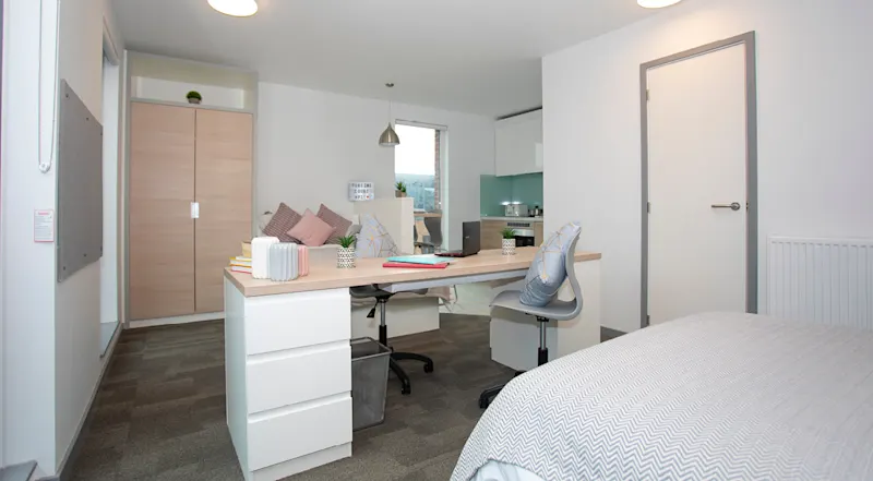 Premium Twin Studio