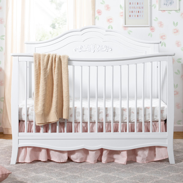 daVinci Fiona 4-in-1 Convertible Crib.