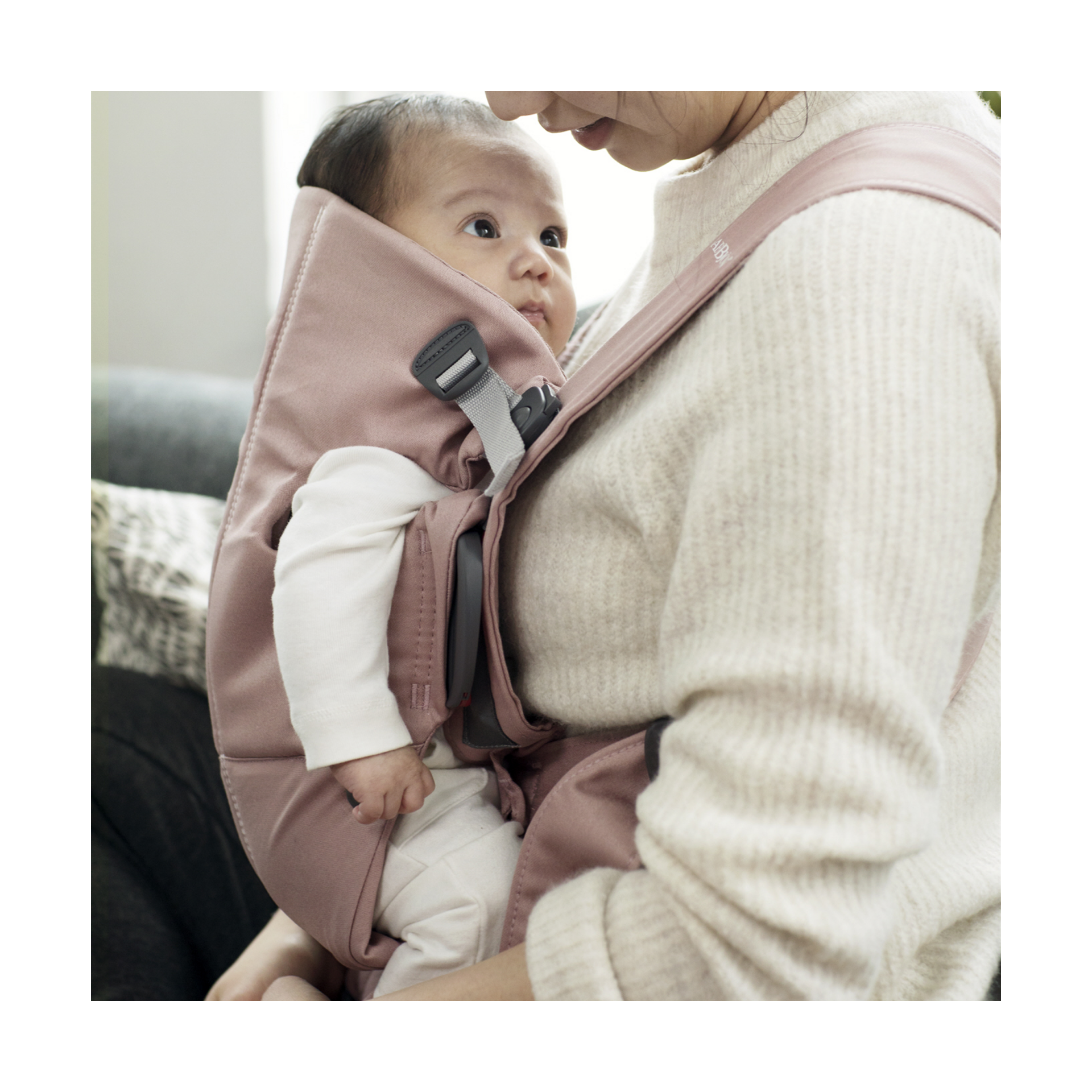 BabyBjörn Baby Carrier Mini - Dusty Pink Cotton.