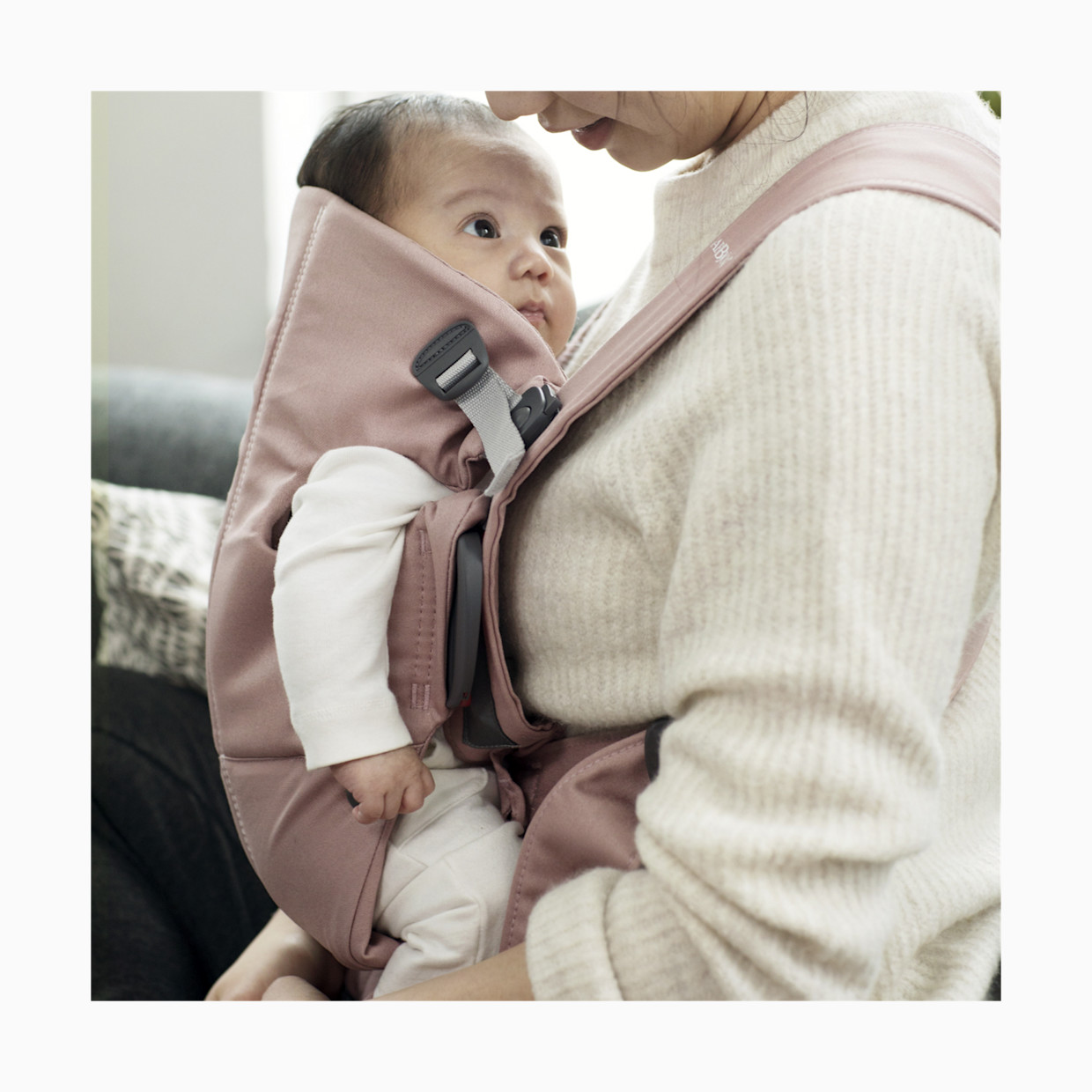 BabyBjörn Baby Carrier Mini - Dusty Pink Cotton.