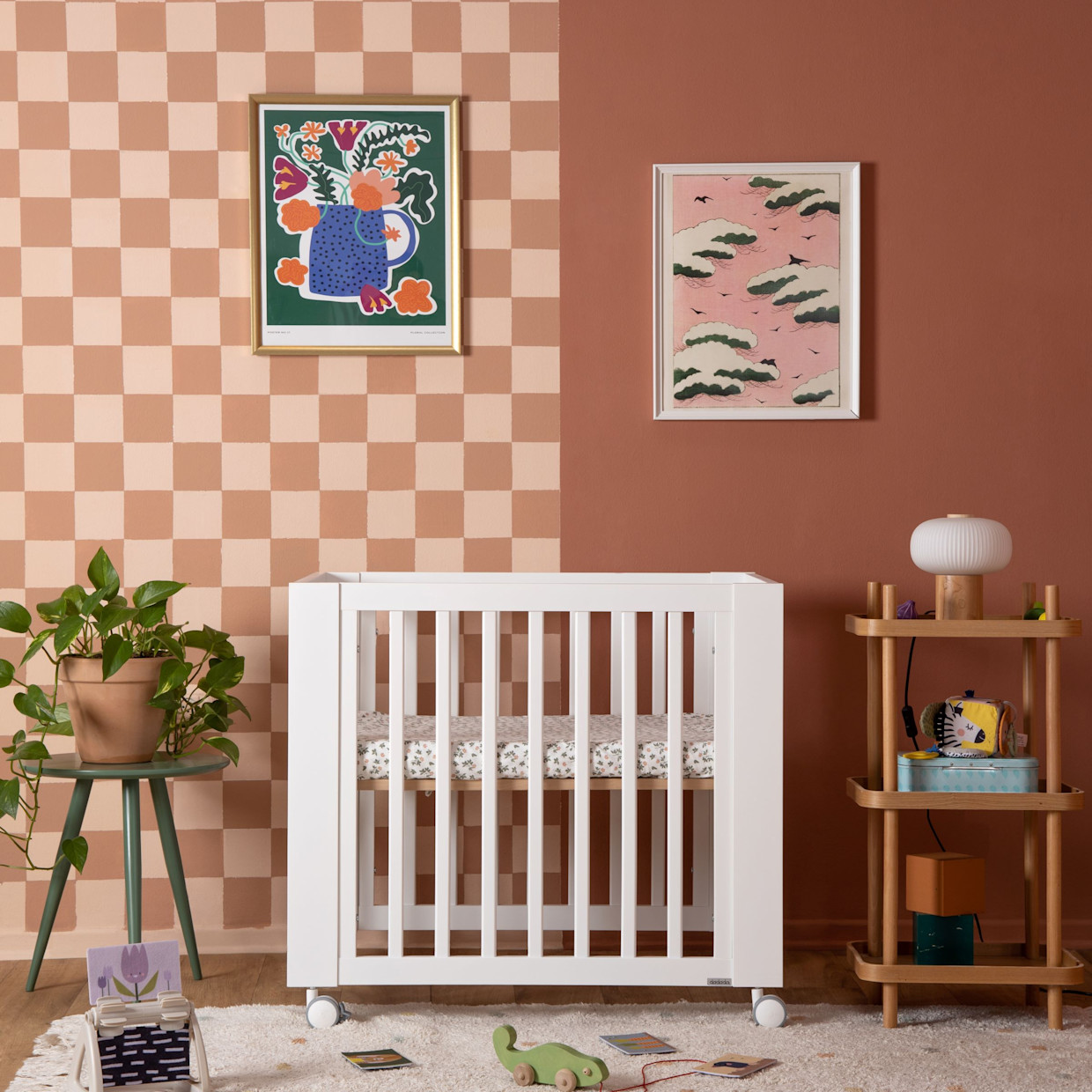 dadada Spirit 8-in-1 Convertible Crib - White.