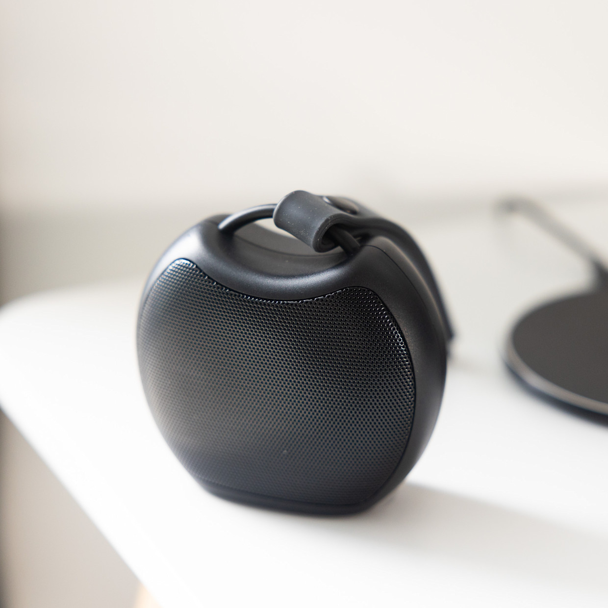 Yogasleep Rohm+ Travel Sound Machine - Black.