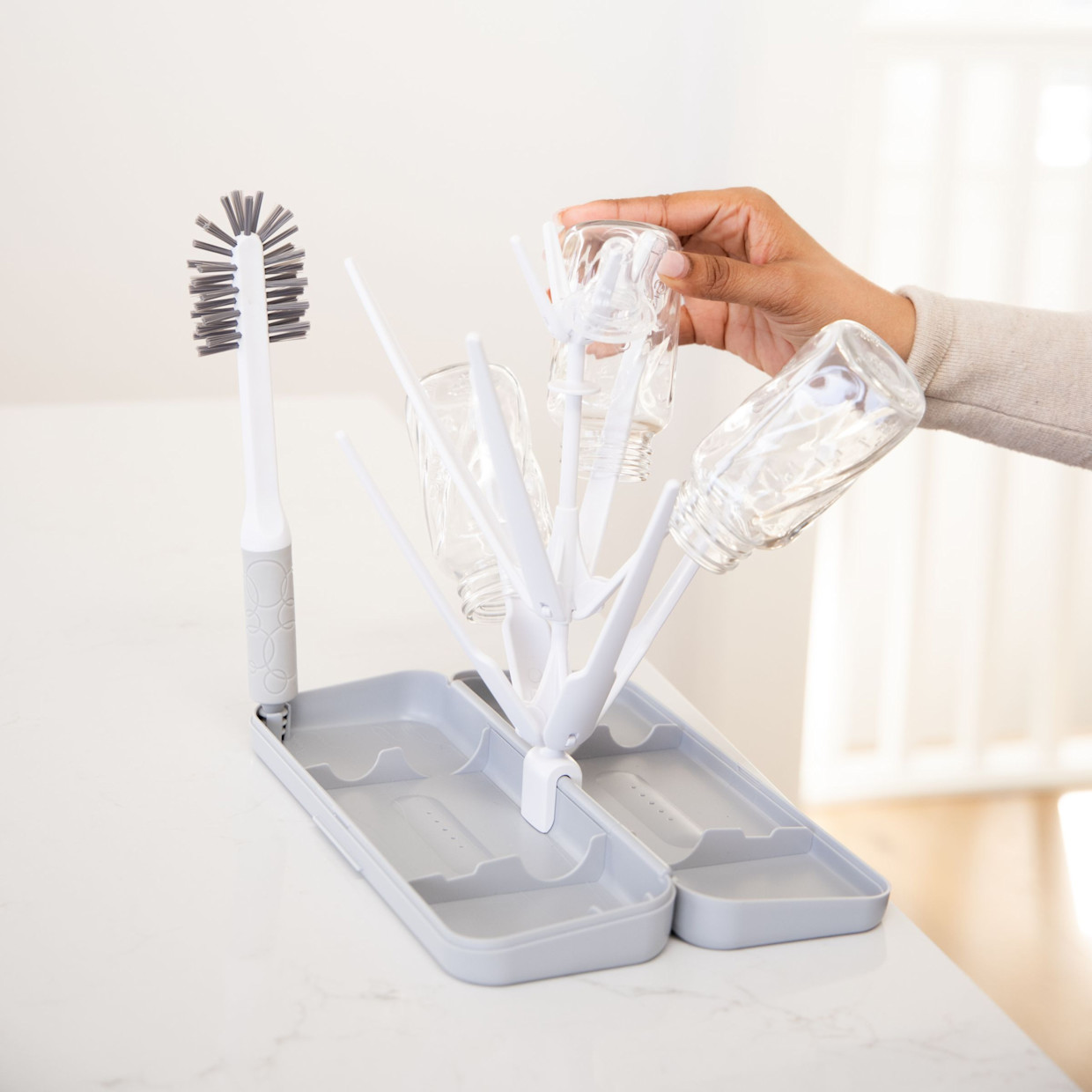 Ubbi On-The-Go Drying Rack and Brush - Gray.
