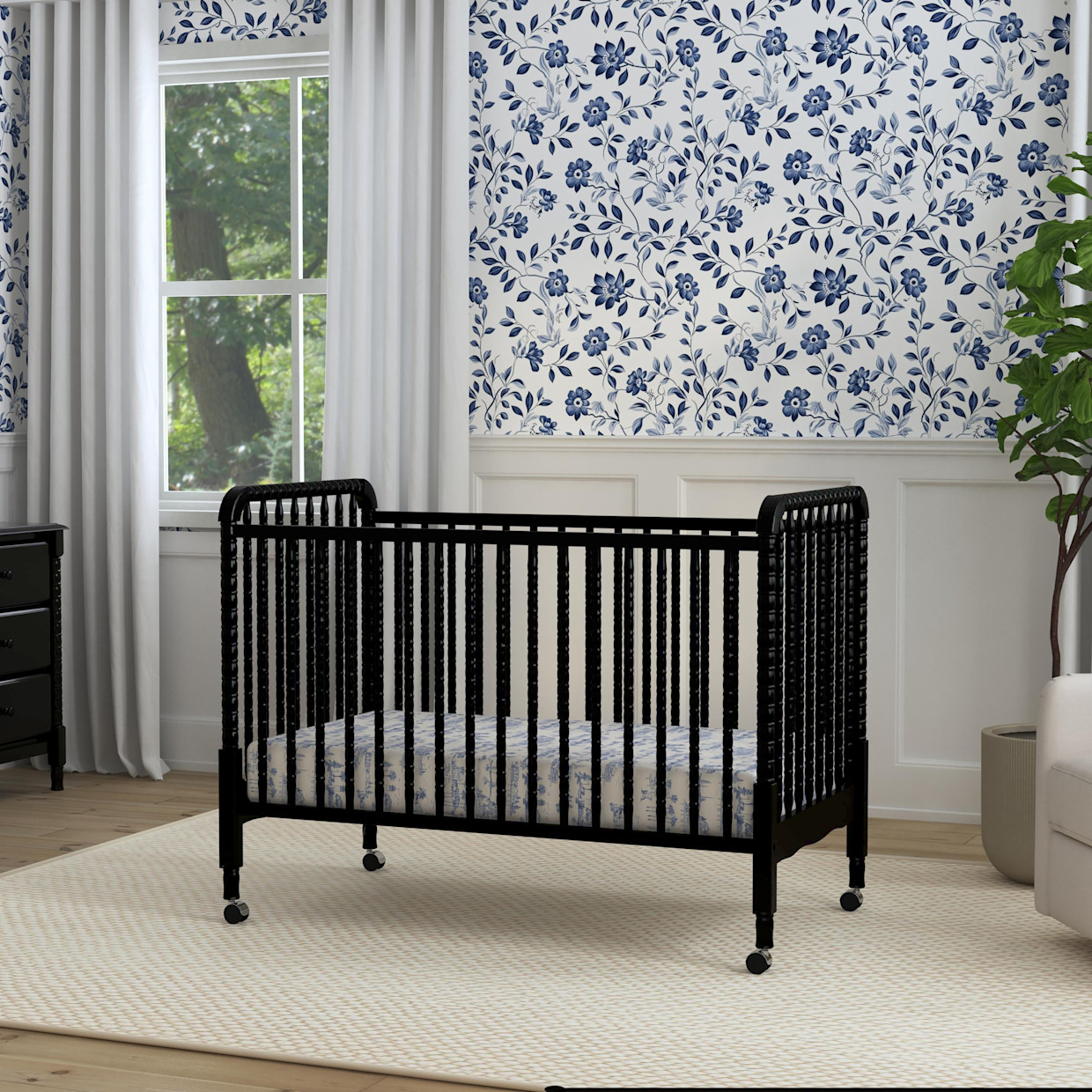 daVinci Jenny Lind 3-in-1 Convertible Crib - Ebony.