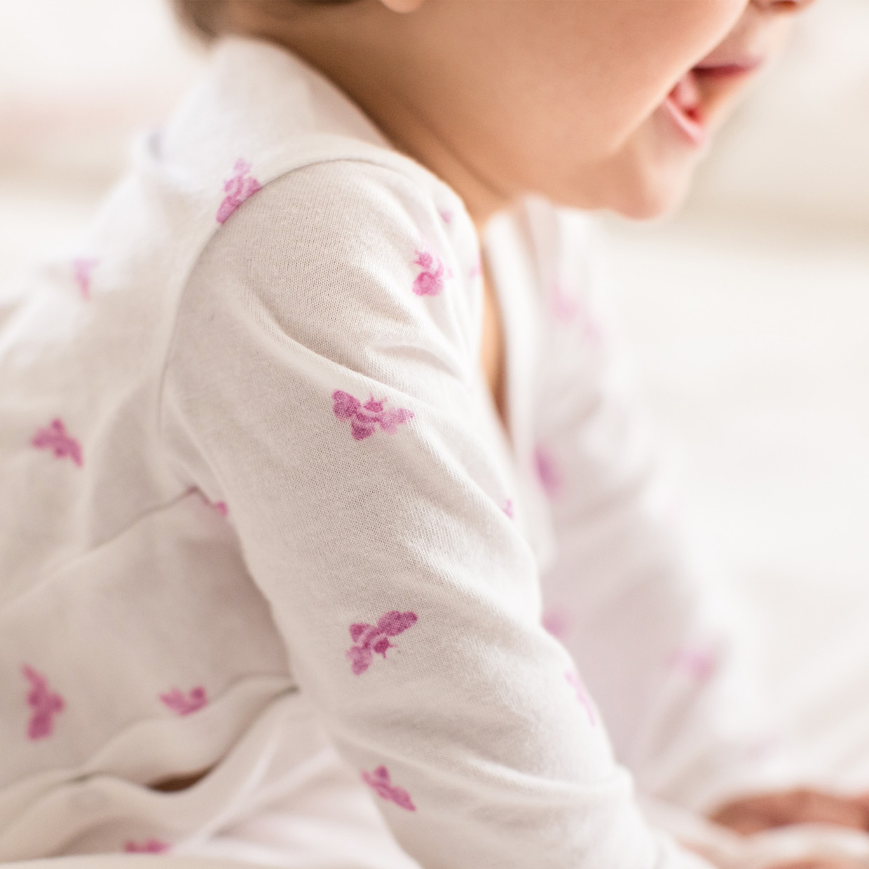 Burt's Bees Baby Organic Cotton Micro Golden Bee Bodysuit Set - Pink Bee, 0-3 M.