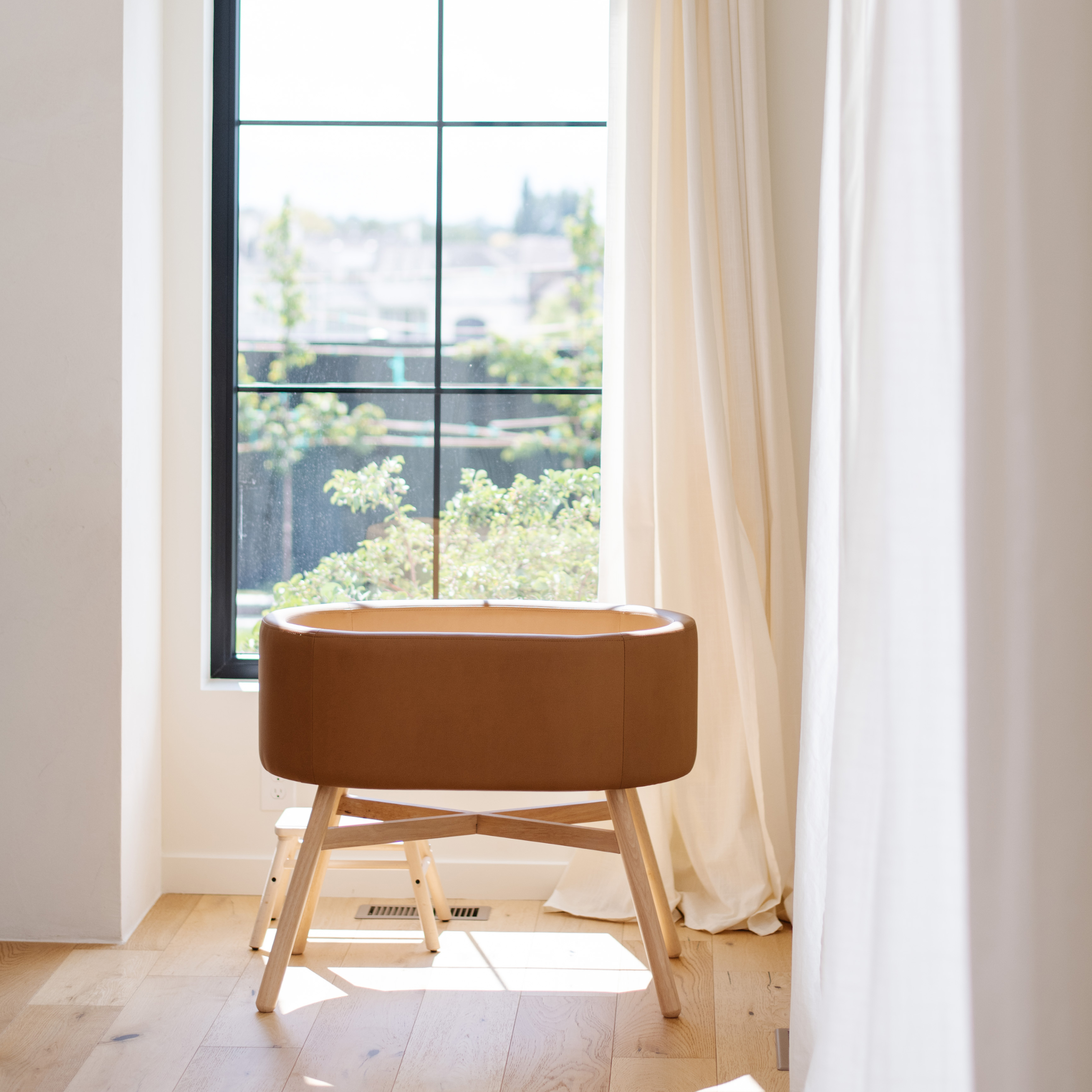 babyletto babyletto x GATHRE Capsule Bassinet - Camel.