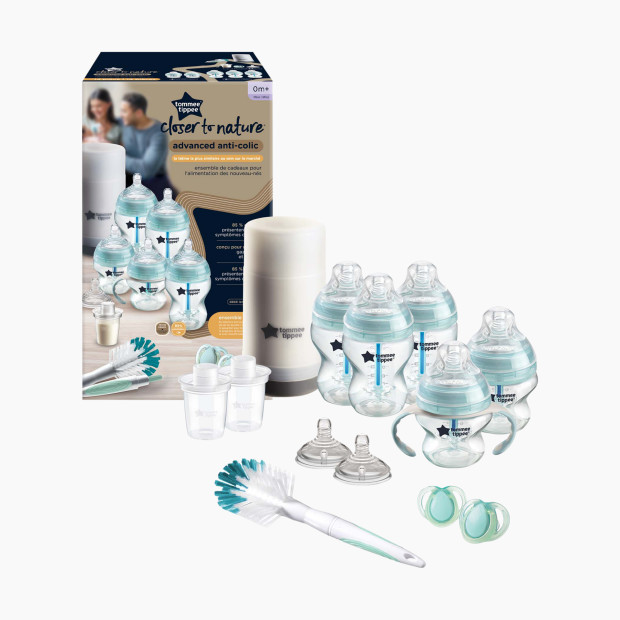 Tommee Tippee Advanced Anti-Colic Newborn Feeding Gift Set - White.