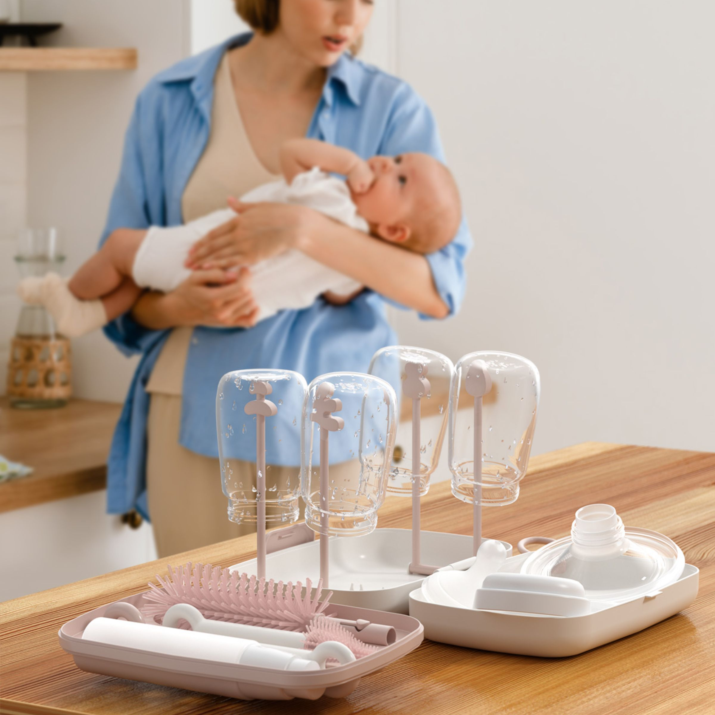 Momcozy 7-in-1 Travel Bottle Cleaning & Drying Set.