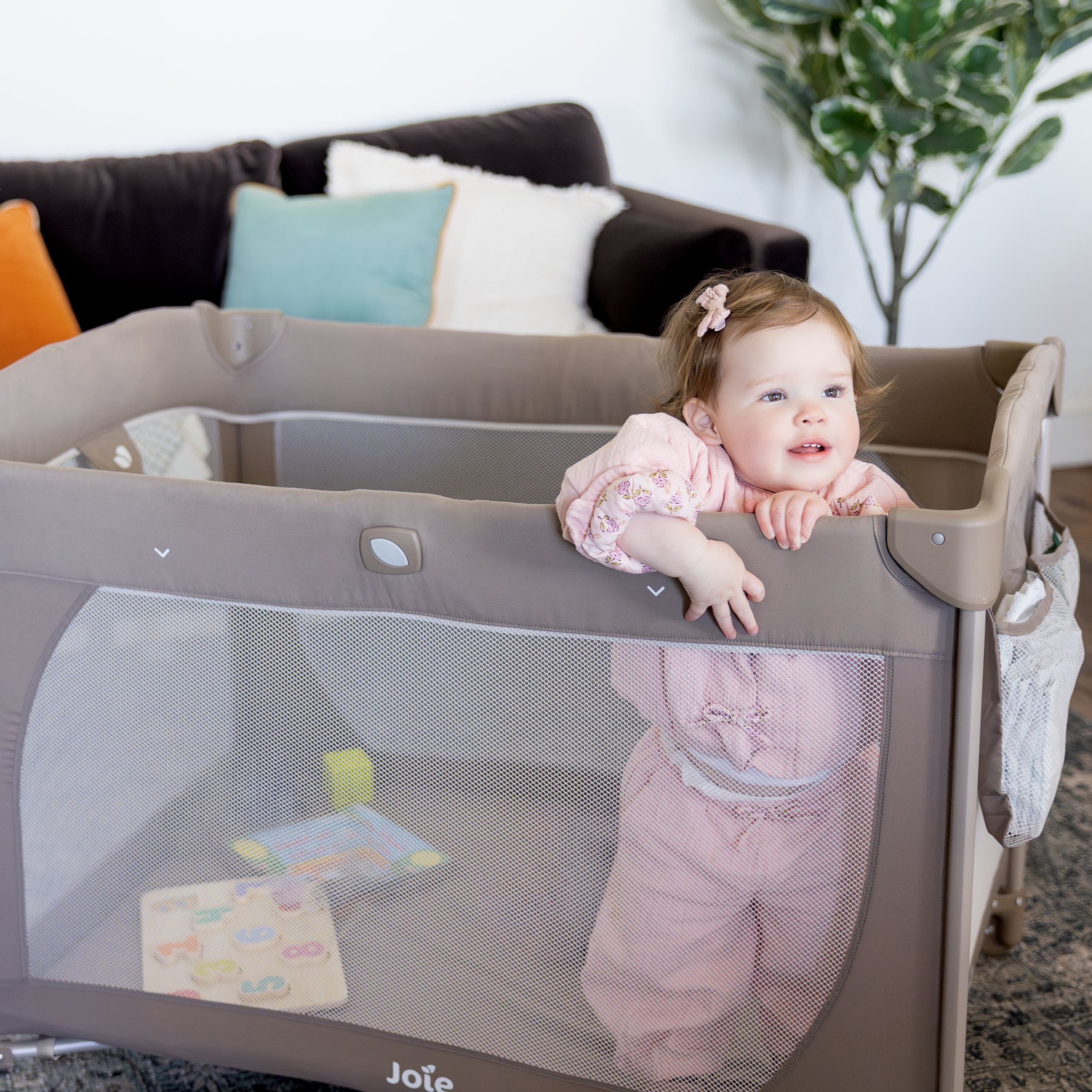 Joie Tahini Change & Dream Playard - Mocha.