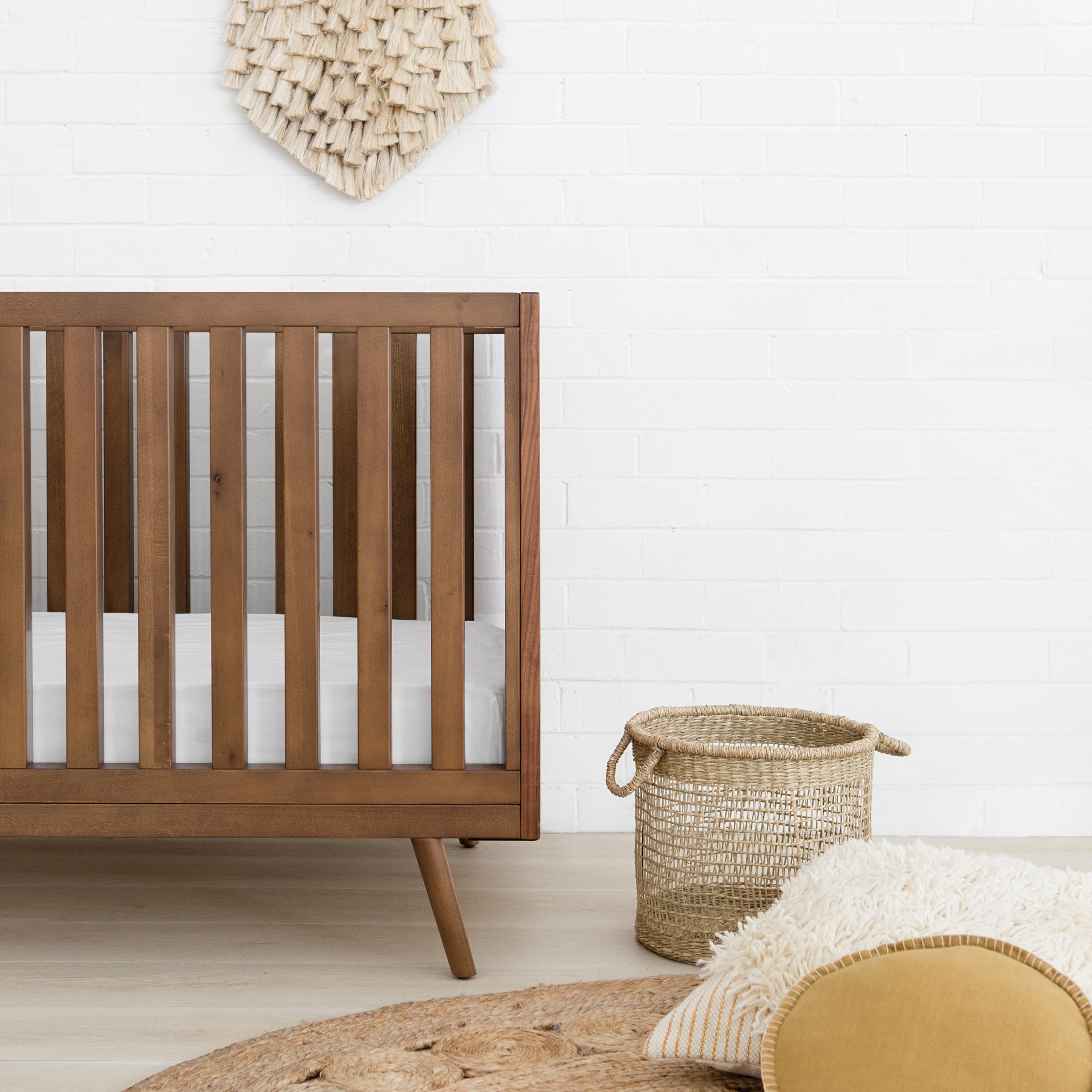 Ubabub Nifty Timber 3-in-1 Crib - Walnut.