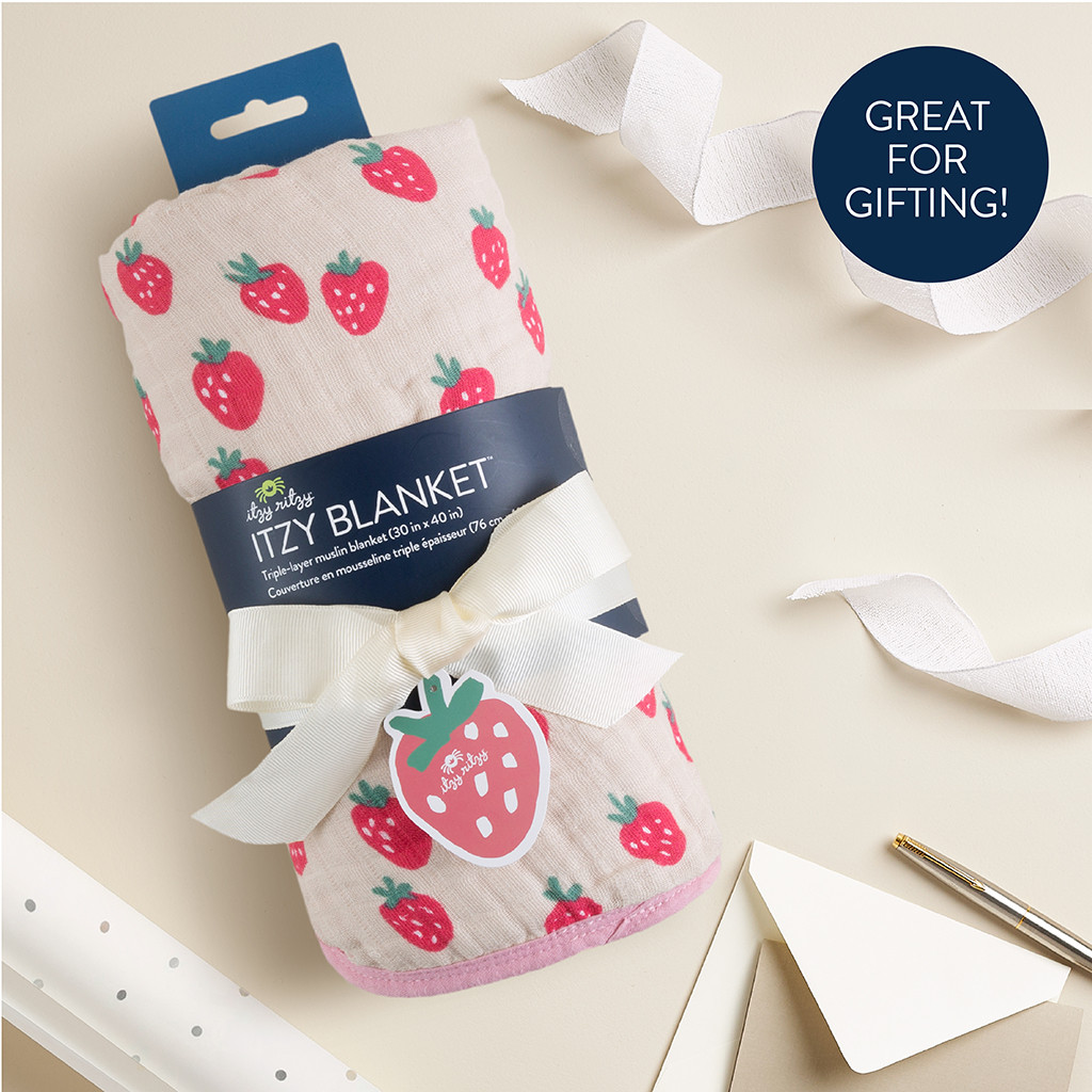 Itzy Ritzy Itzy Blanket - Strawberries & Cream.