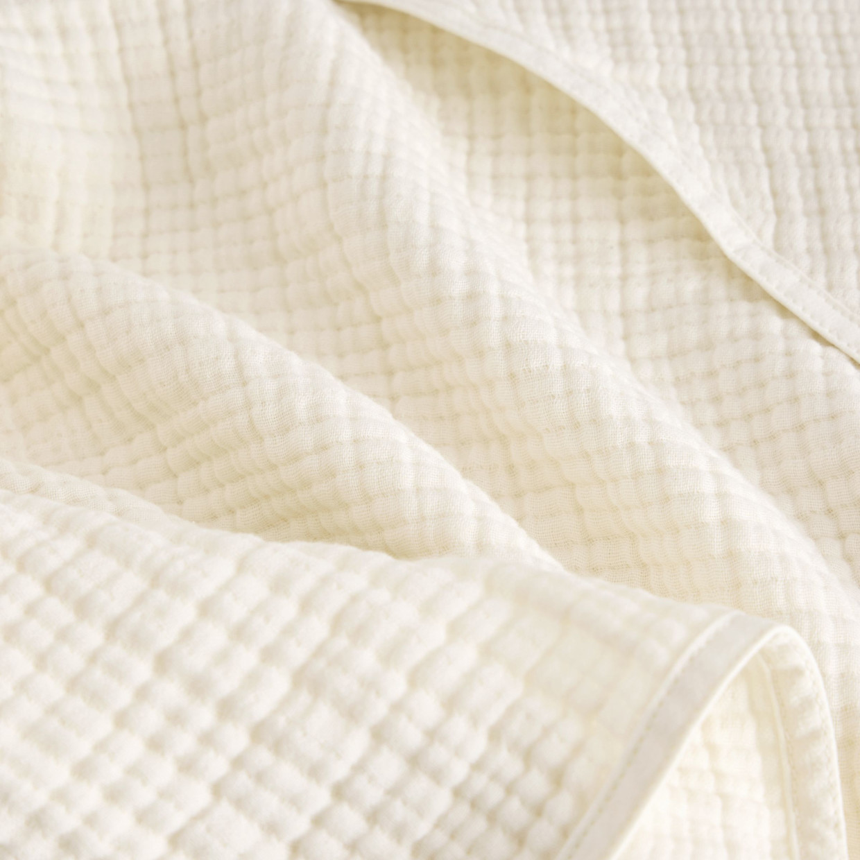 Small Story Muslin Hooded Towels (3 Pack) - White.