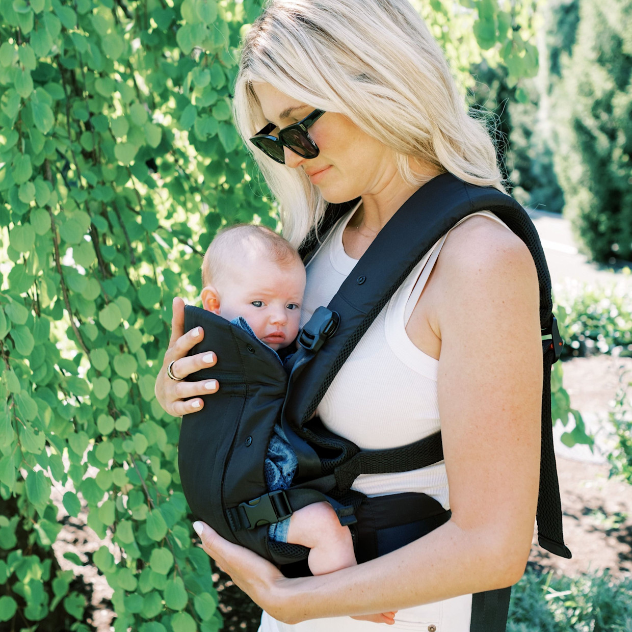 Colugo The Baby Carrier 2.0.