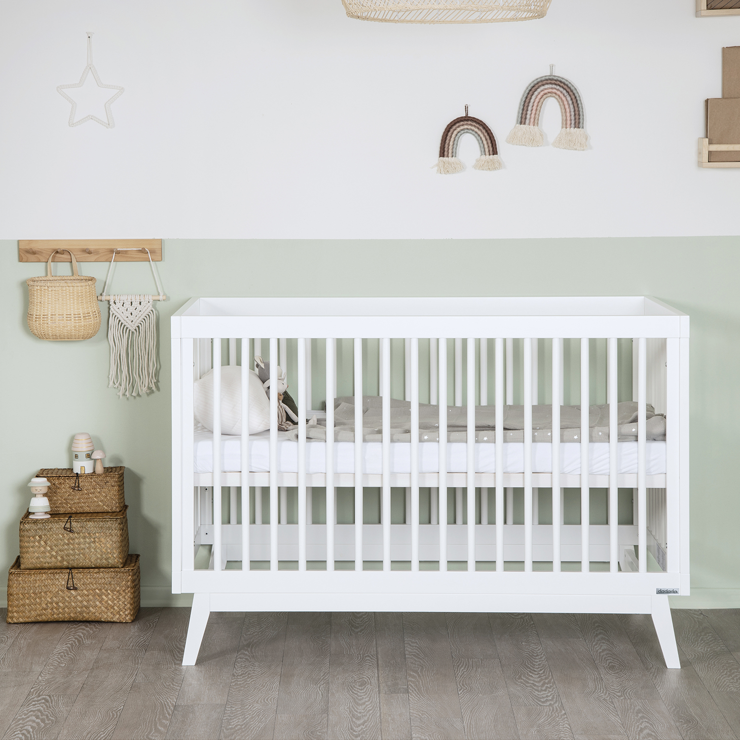 dadada Soho 3-in-1 Convertible Crib - White.