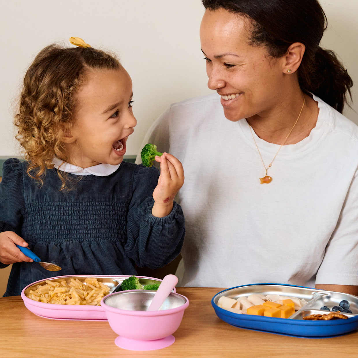 Lalo Stainless Mealtime Essentials - 4pc Set - Oatmeal.