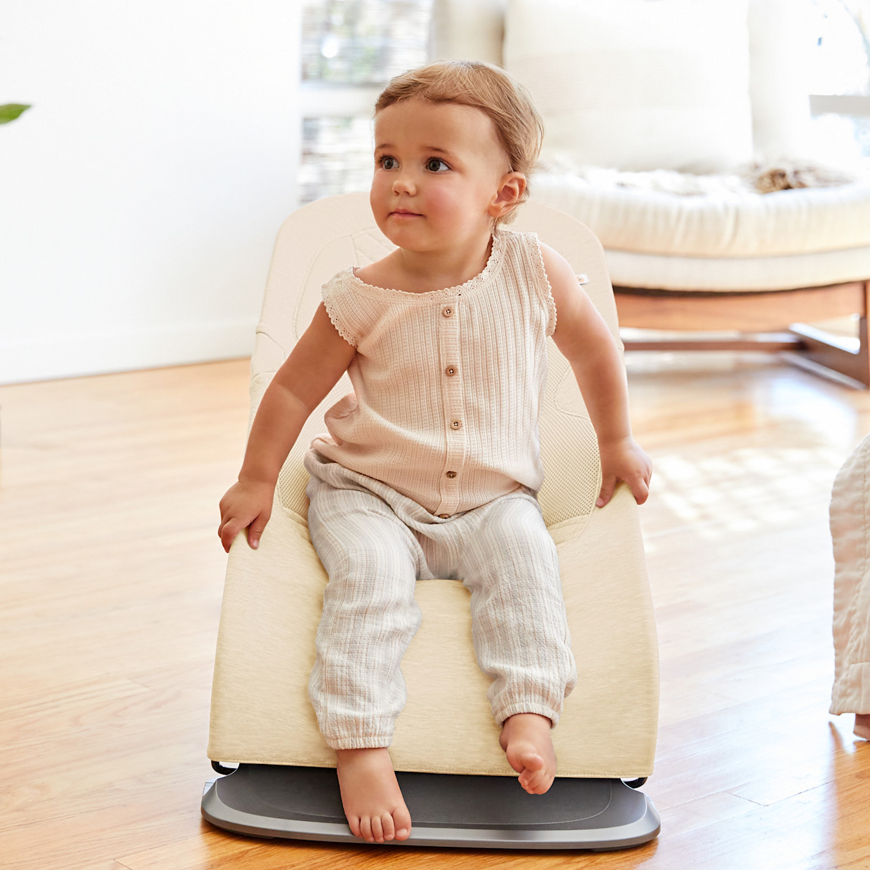 Ergobaby Evolve Bouncer - Cream.