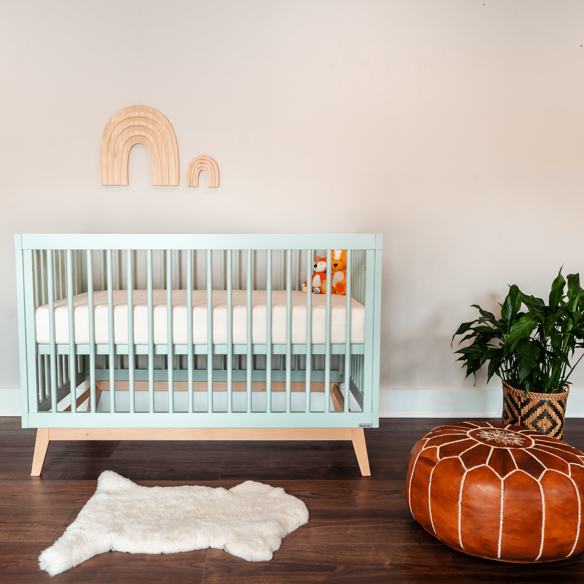 dadada Soho 3-in-1 Convertible Crib.