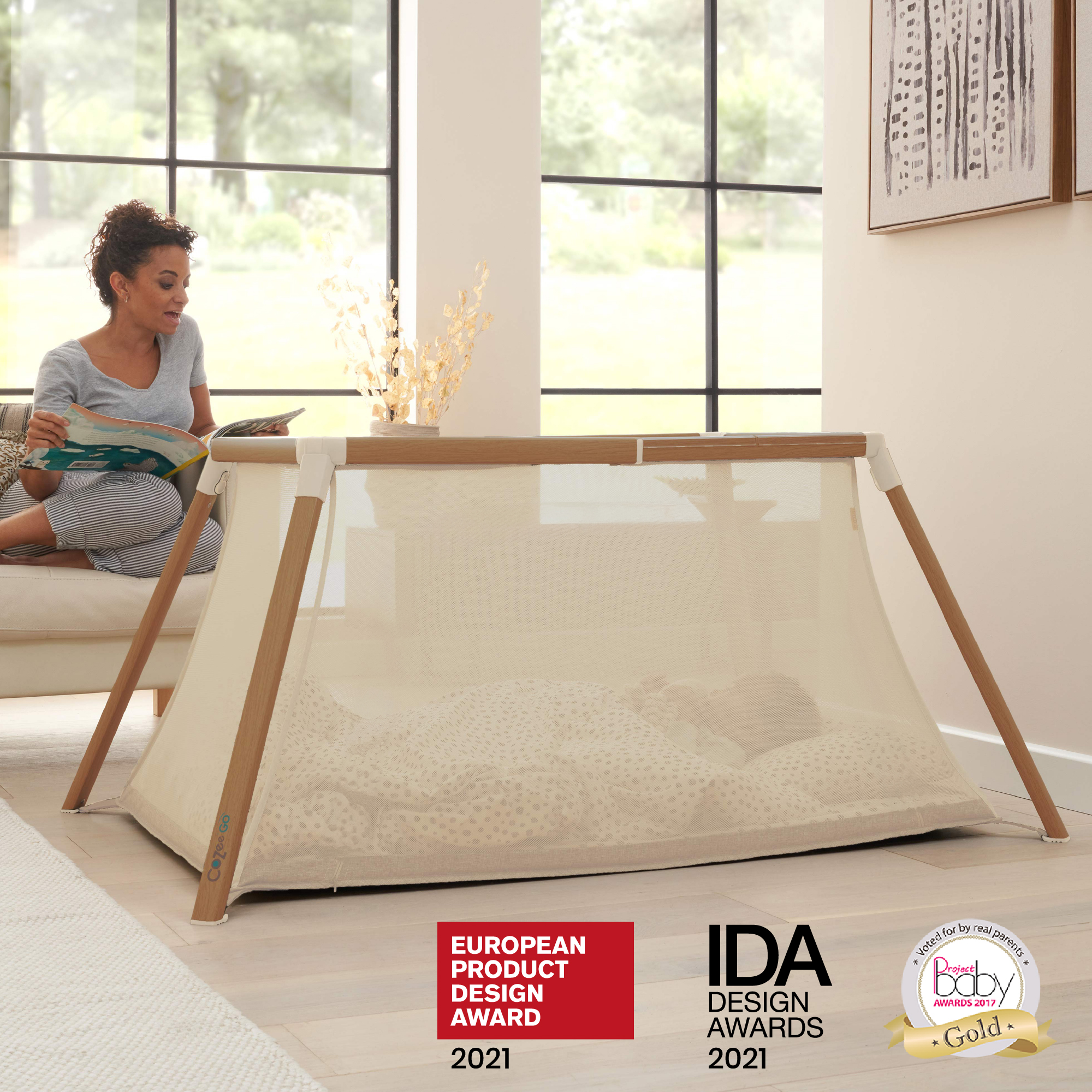 Tutti Bambini CoZee Go 3-in-1 Bassinet, Travel Cot & Playpen - Scandinavian Walnut/Ecru.