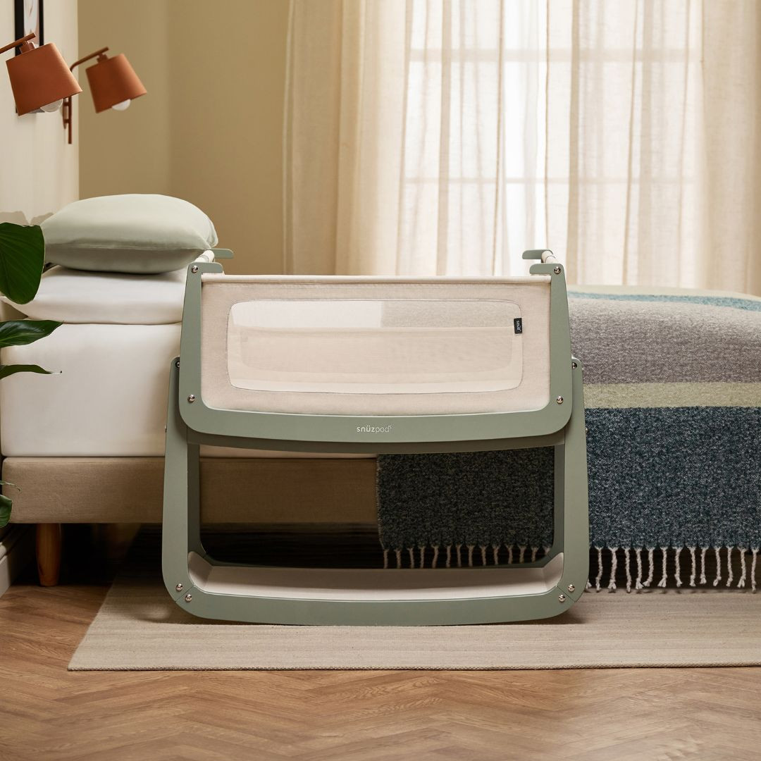 Snüz SnuzPod 5 Bedside Bassinet - Sage.