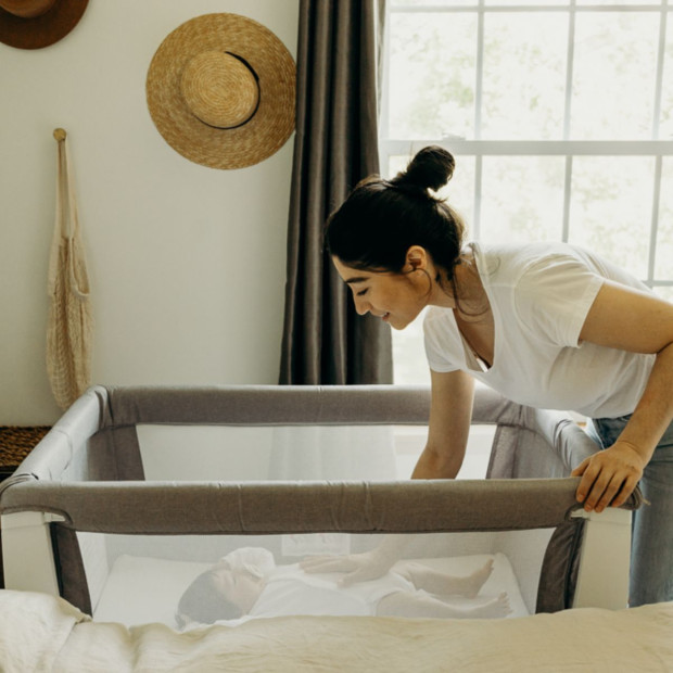 BEABA BY SHNUGGLE Convertible Air Bedside Sleeper Bassinet - Dove Grey.