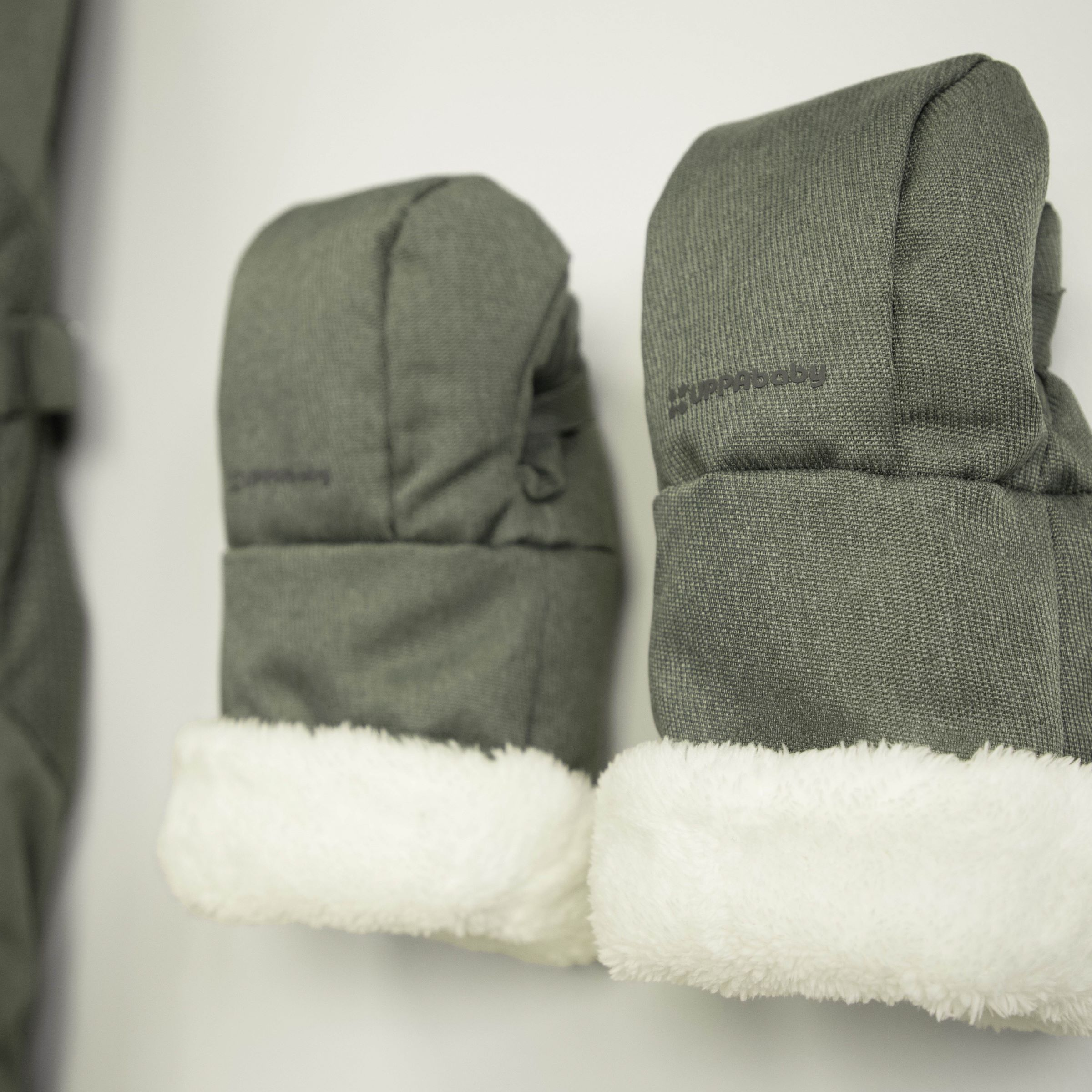 UPPAbaby CozyHandmuffs - Owen.
