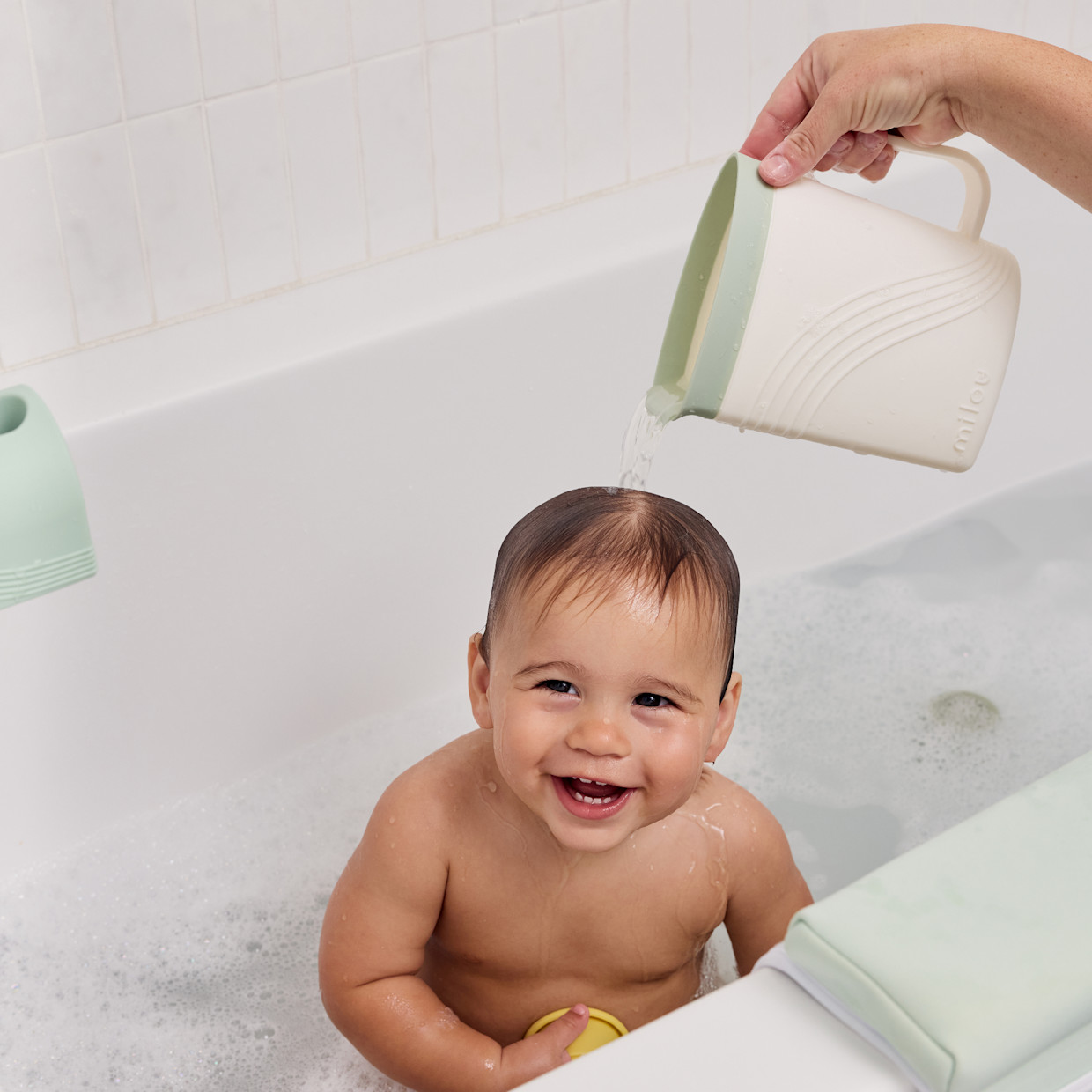 Milou Modern Bath Rinse Cup - White/Mint.