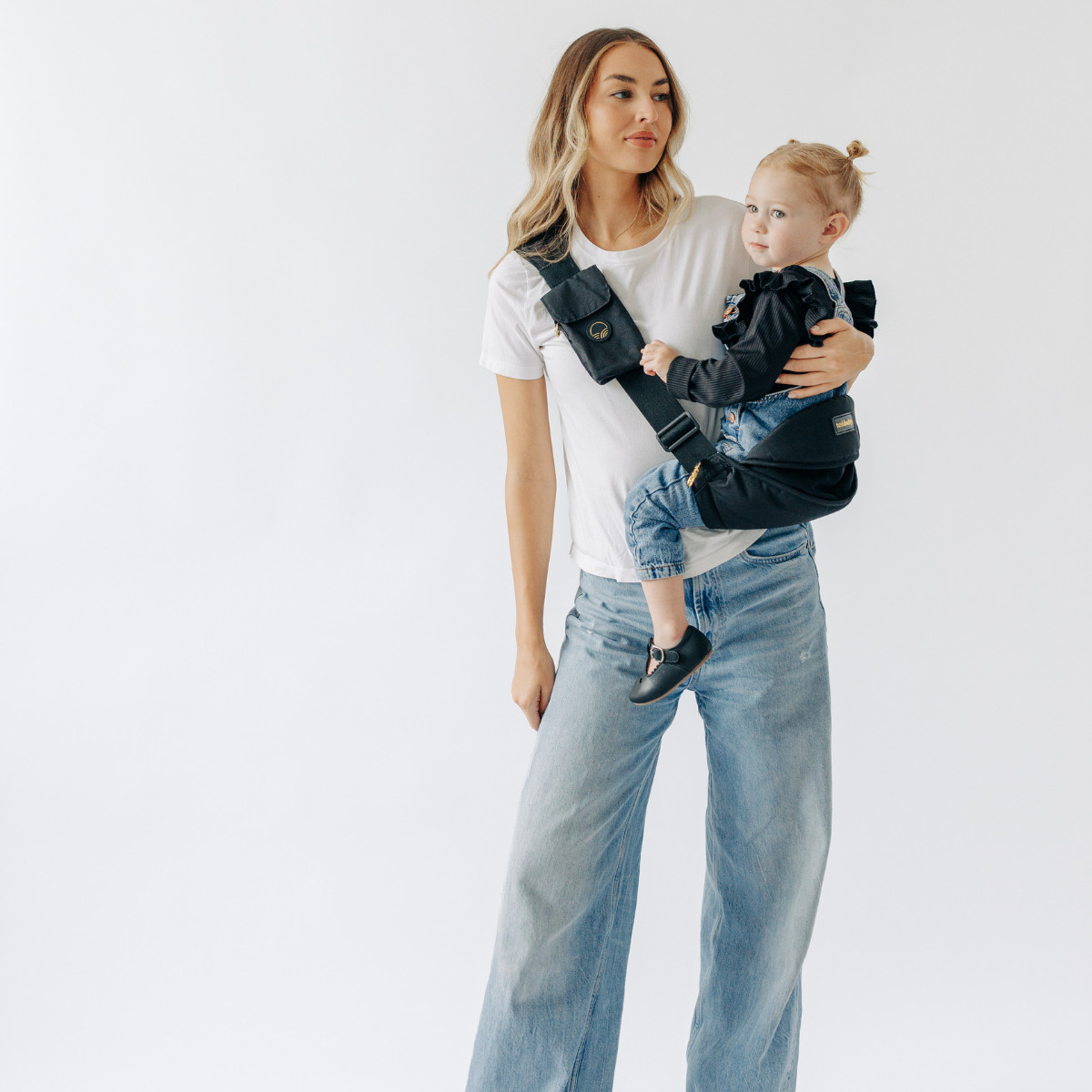 Tushbaby Liftoff Toddler Sling - Black.