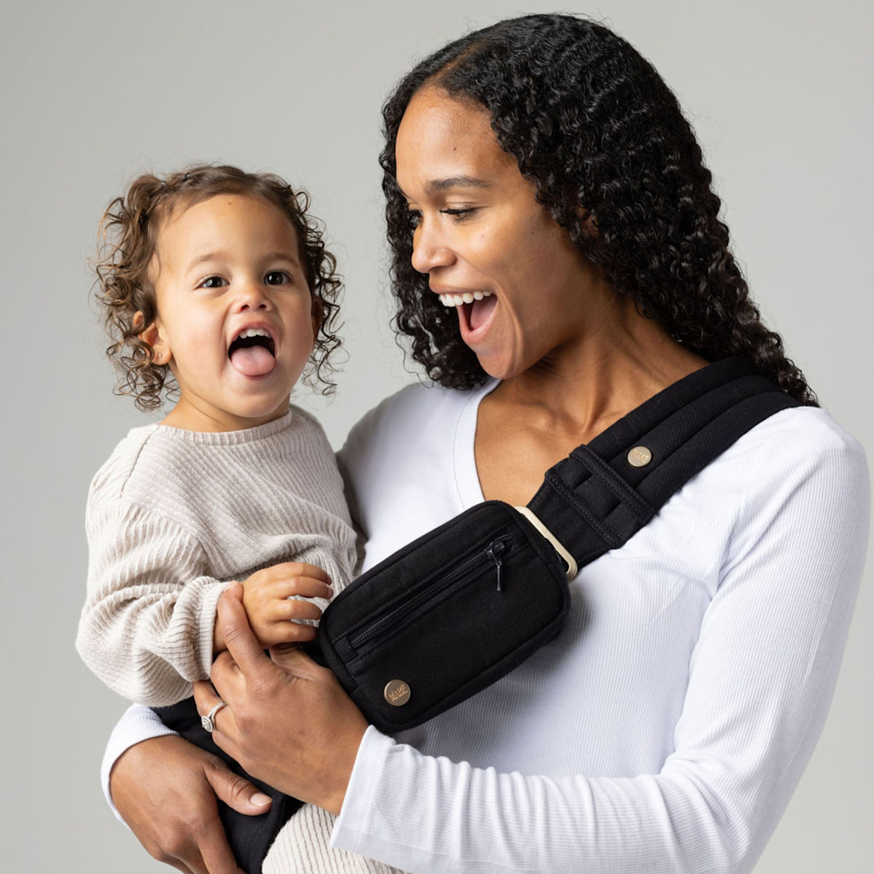 MABĒ The Monarch Accessory Bag - Ebony.