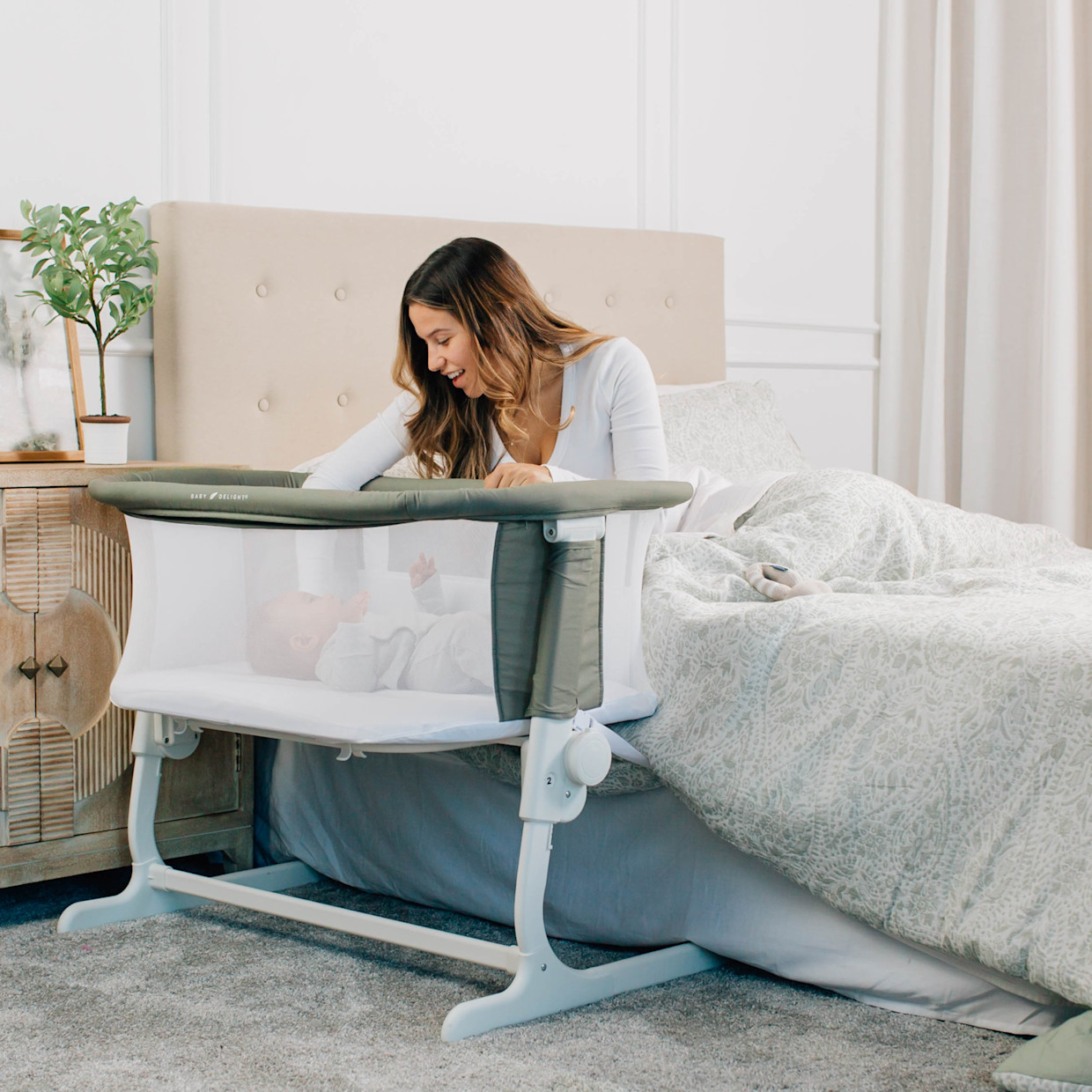 Baby Delight Beside Me Dreamer Organic Bassinet & Bedside Sleeper - Organic Sage.