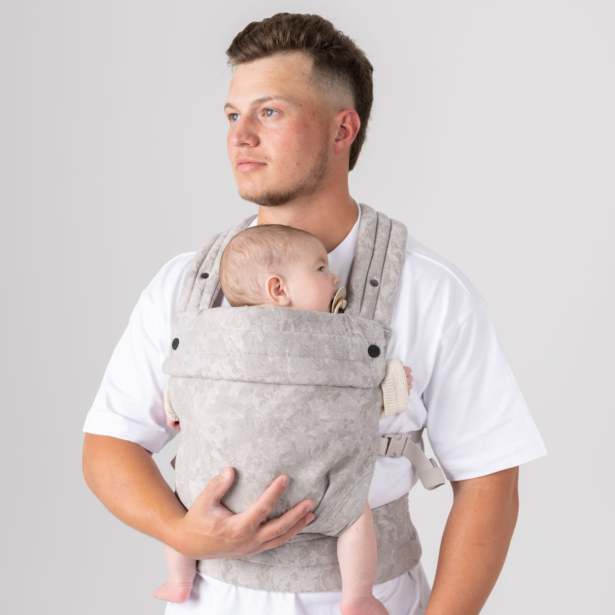 MABĒ The Monarch Baby Buckle Carrier - Ashland Camo.
