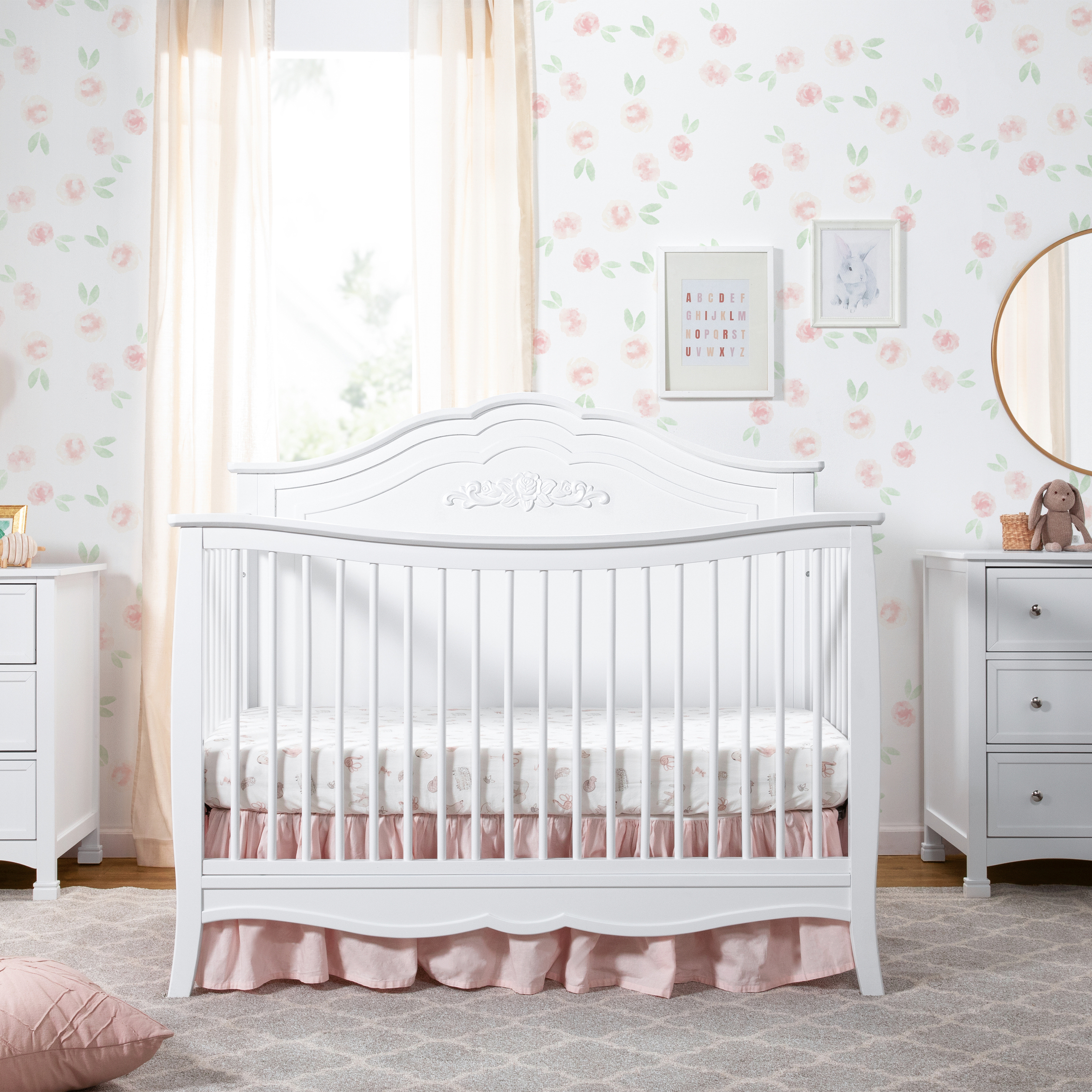 daVinci Fiona 4-in-1 Convertible Crib - White.