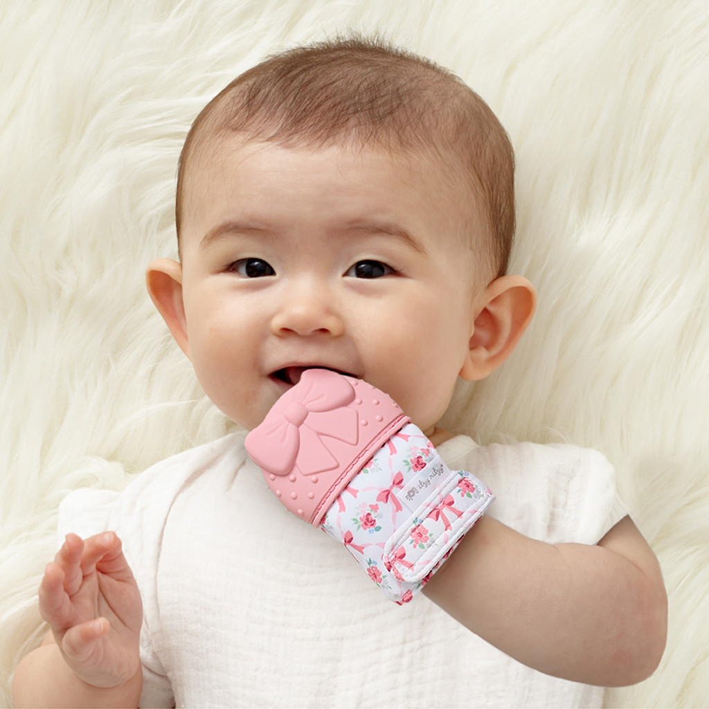 Itzy Ritzy Teething Mitt - Ribbons & Roses.