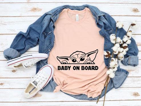Maternity Shirt, Baby Yoda Pouch, Baby Yoda Shirt, Baby Shower Gift, Birth  Announcement, New Mom Gift, Expecting Mom, Pregnancy Announcement