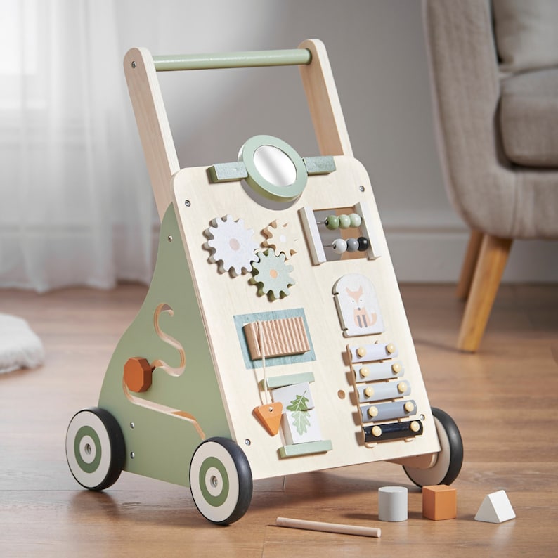 Haus Projekt Wooden Baby Walker.