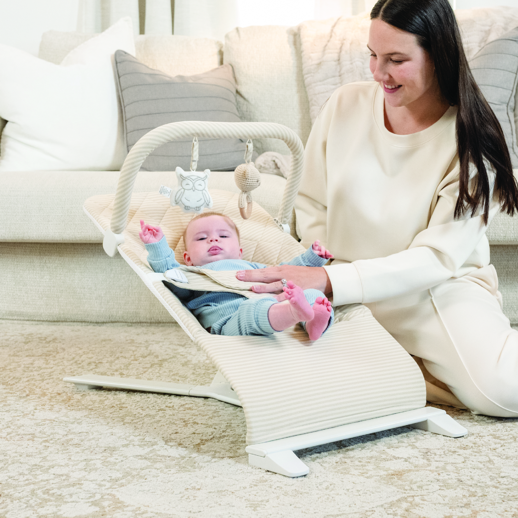 Baby Delight Alpine Deluxe Portable Bouncer - Tan Linen Stripe.