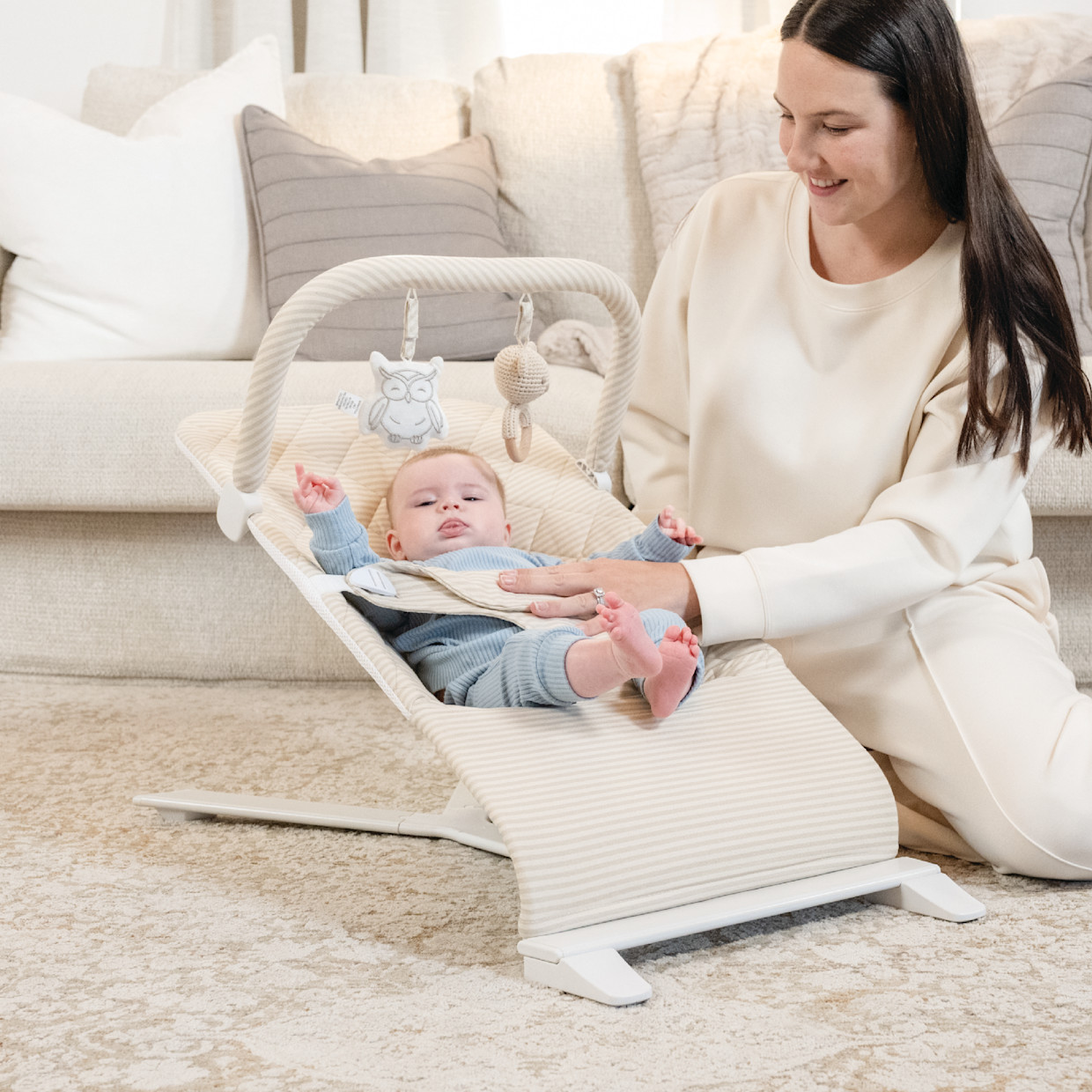 Baby Delight Alpine Deluxe Portable Bouncer - Tan Linen Stripe.