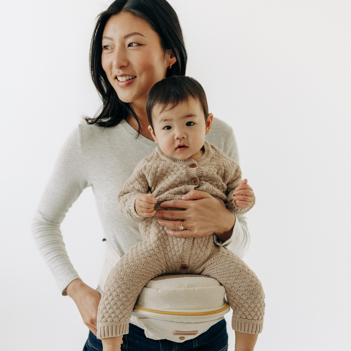Tushbaby Hip Seat Lite - Cream.