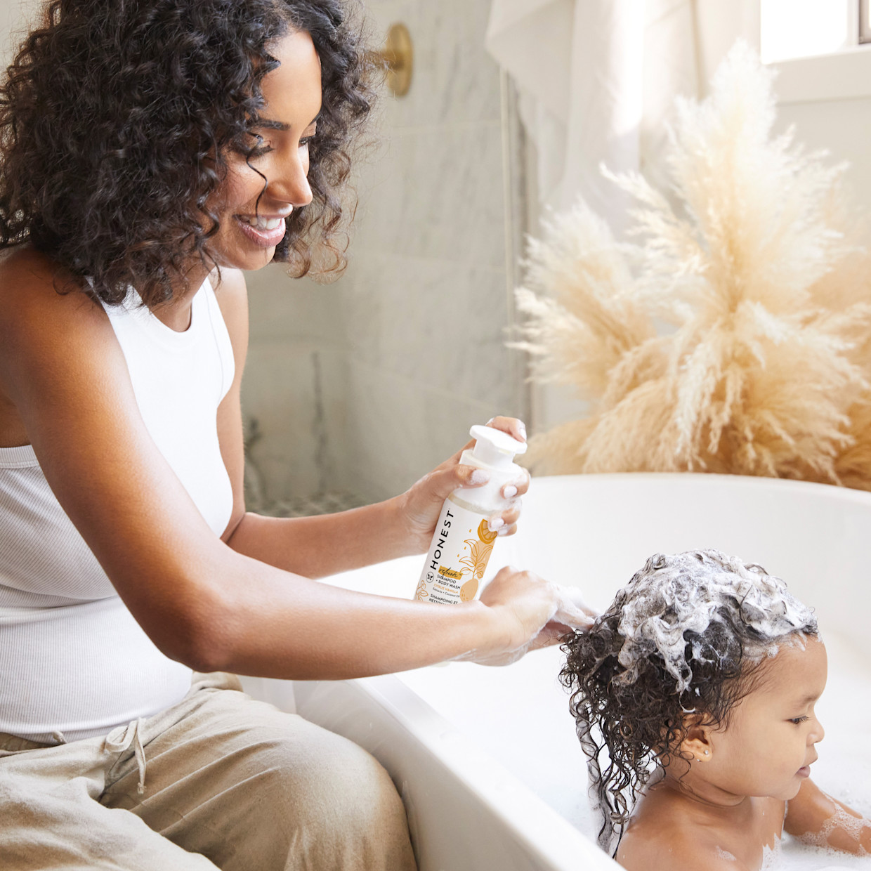 The Honest Company Shampoo & Body Wash - Refresh (Citrus Vanilla), 10 Fl Oz.