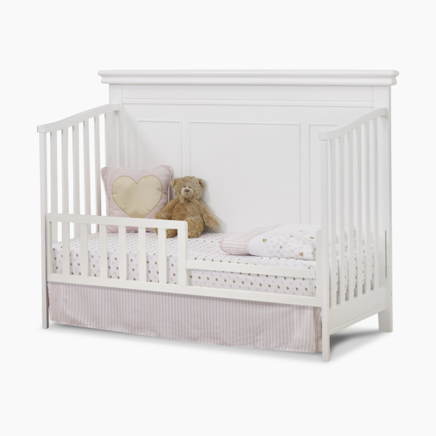 Sorelle Finley Lux Flat Top Crib - White.