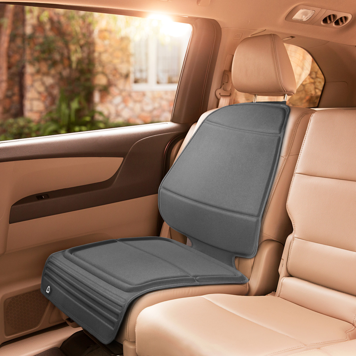 Munchkin Elite Seat Guardian Protector - Dark Gray.