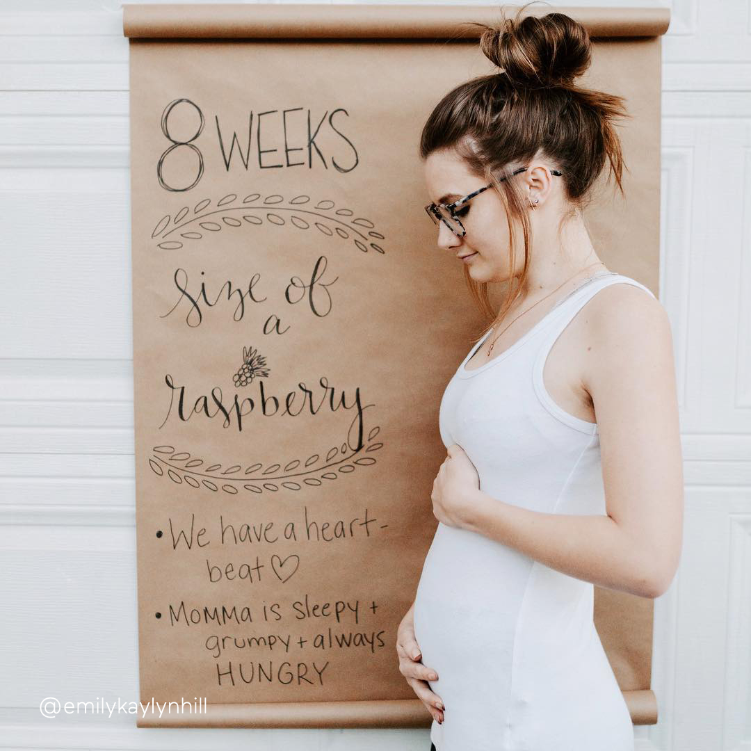 8-weeks-pregnant-bump-@emilykaylynnhill